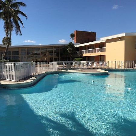 Sahara Beach Club Sunny Isles Beach Dış mekan fotoğraf